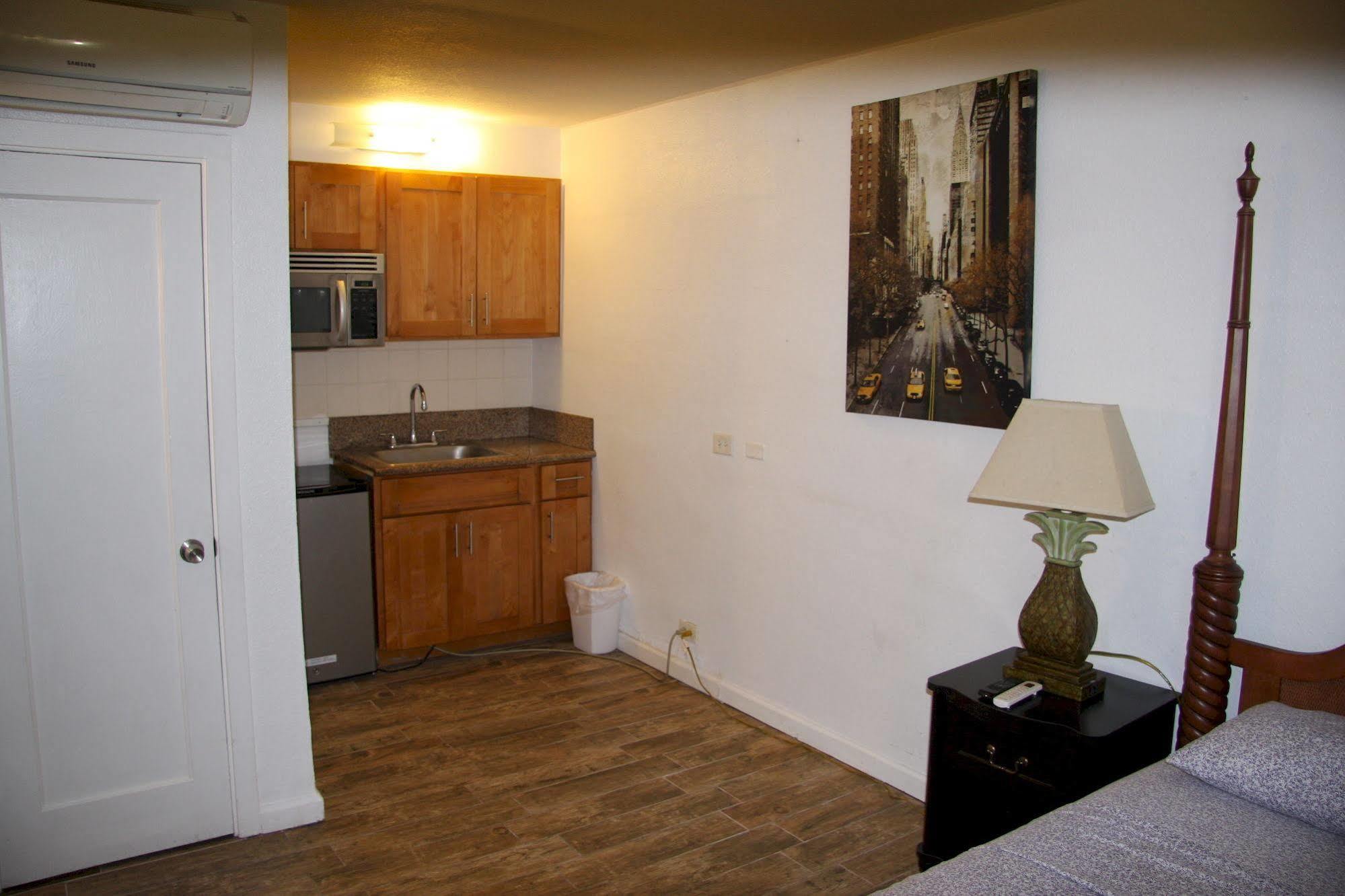 הונולולו The Beach Waikiki Boutique Hostel מראה חיצוני תמונה