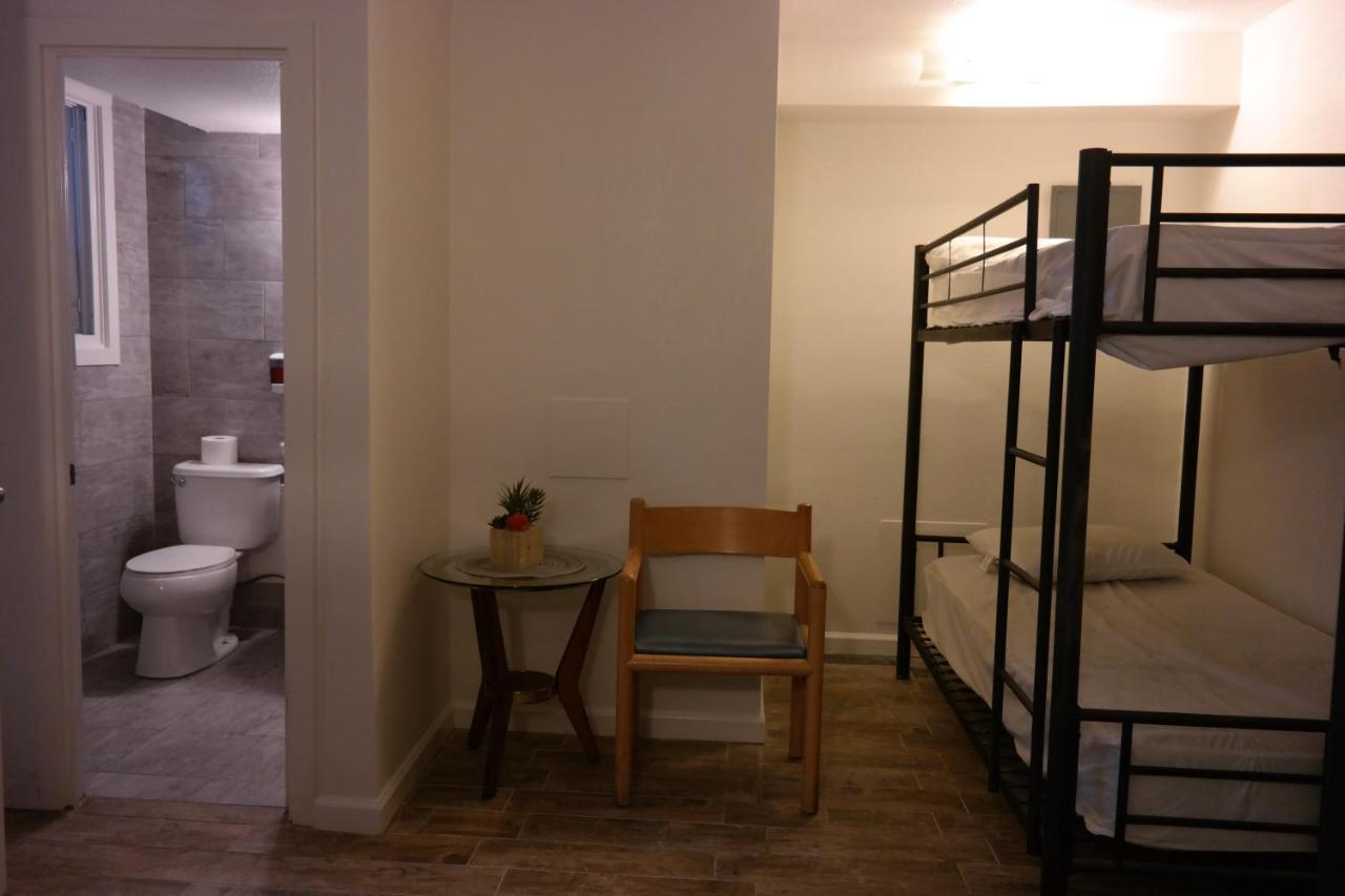 הונולולו The Beach Waikiki Boutique Hostel מראה חיצוני תמונה