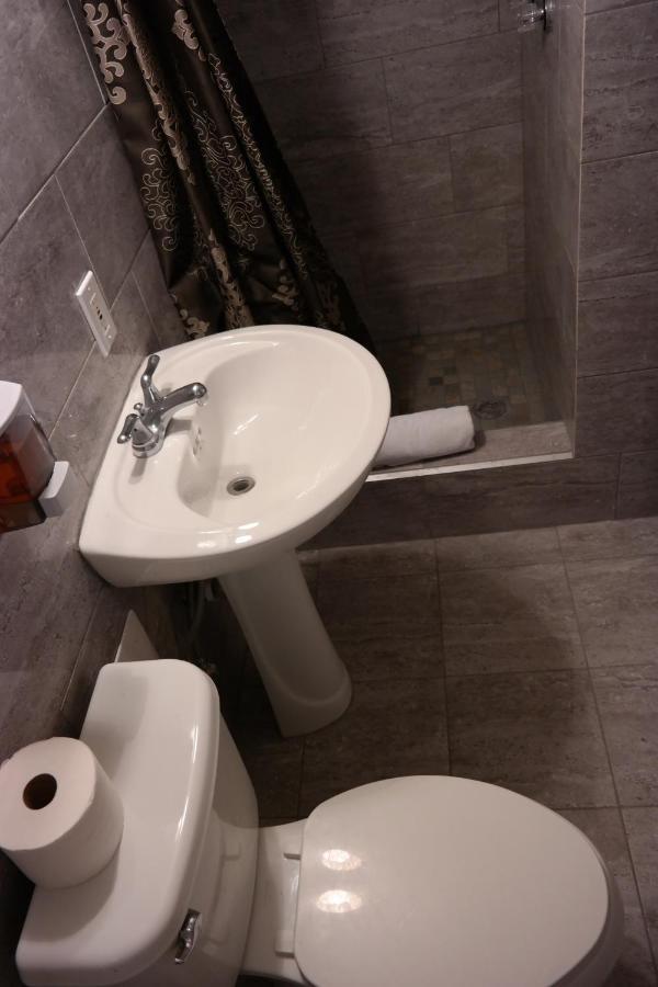 הונולולו The Beach Waikiki Boutique Hostel מראה חיצוני תמונה